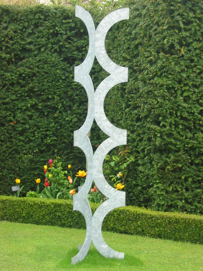 Abstract sculpture by Pete Moorhouse